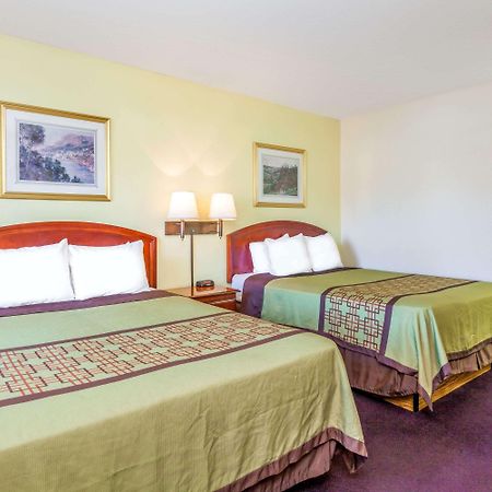 Super 8 By Wyndham Bakersfield/Central Exterior foto