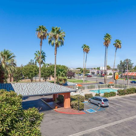 Super 8 By Wyndham Bakersfield/Central Exterior foto