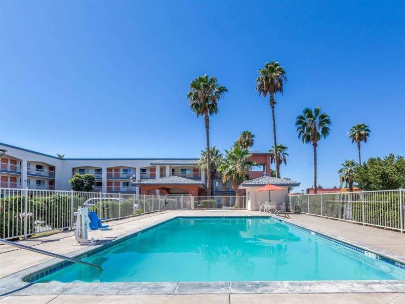 Super 8 By Wyndham Bakersfield/Central Exterior foto