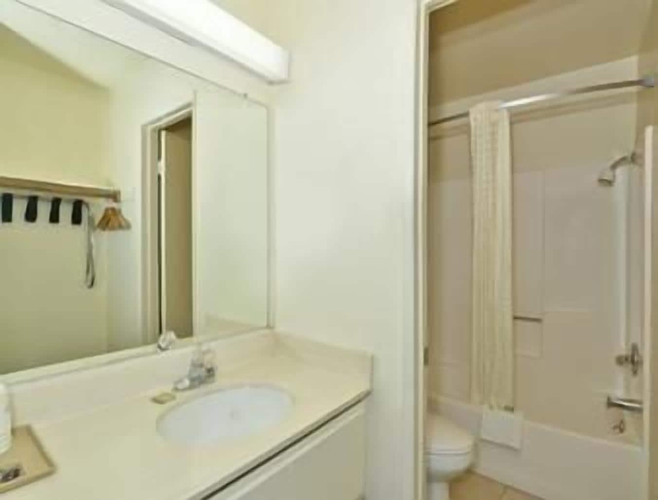 Super 8 By Wyndham Bakersfield/Central Exterior foto