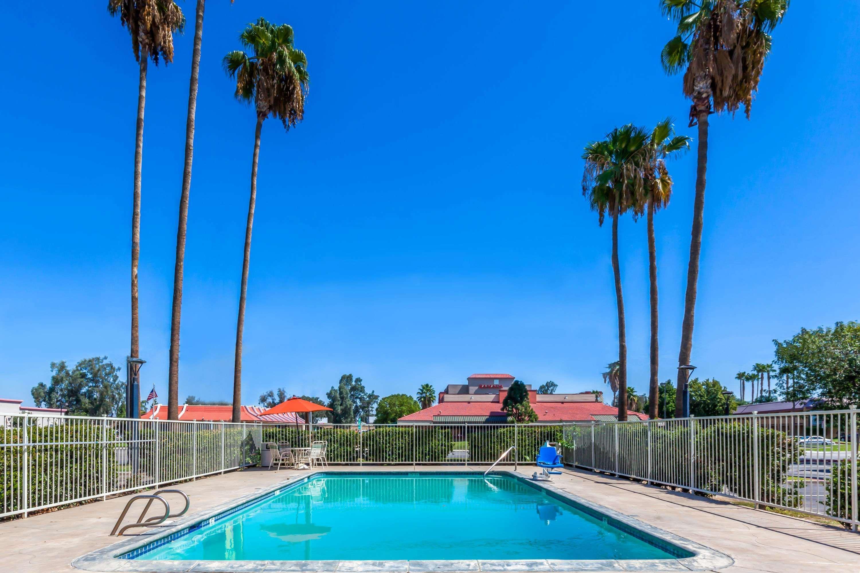 Super 8 By Wyndham Bakersfield/Central Exterior foto