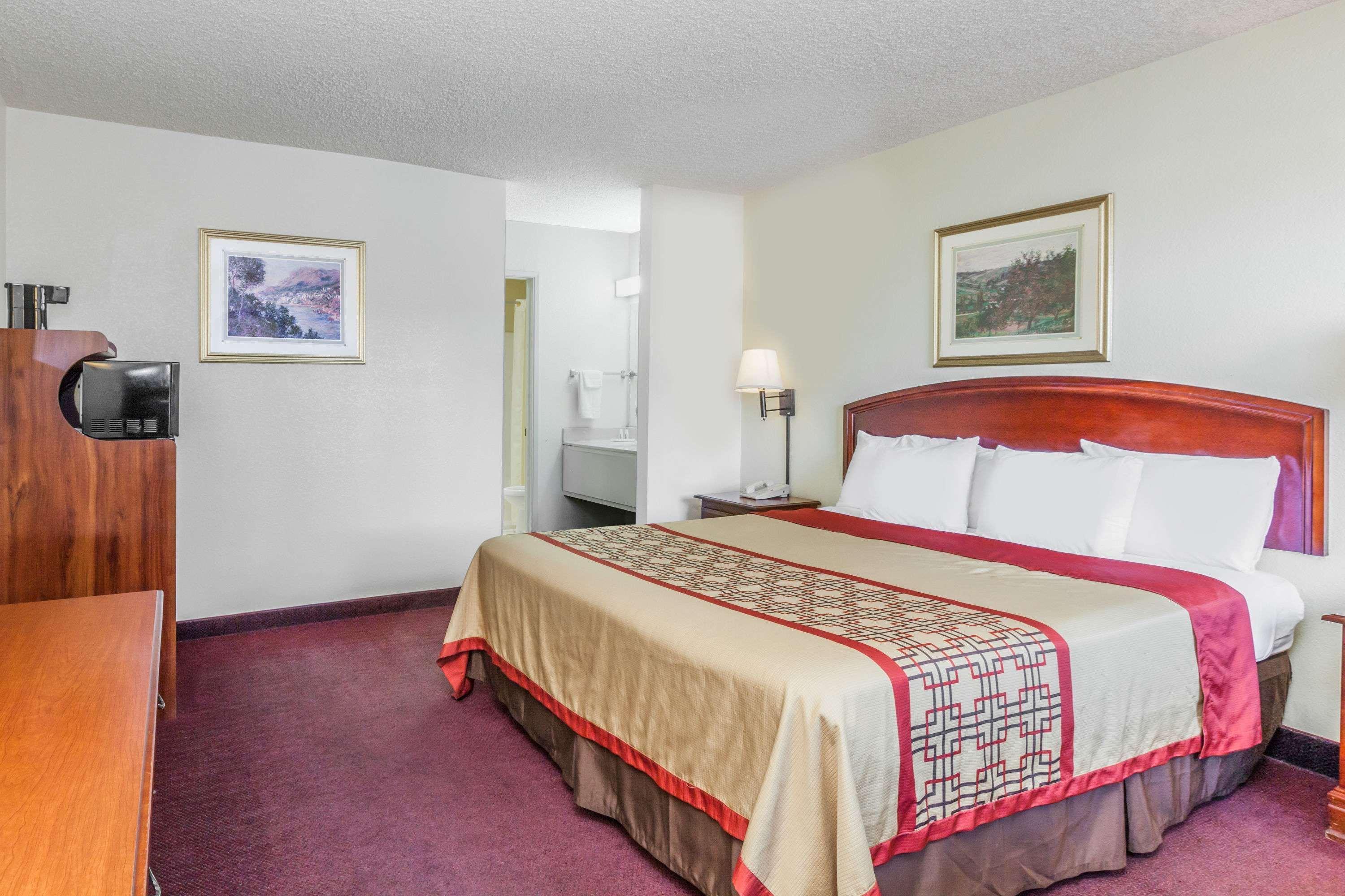 Super 8 By Wyndham Bakersfield/Central Exterior foto